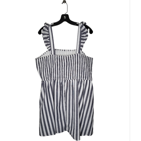 Andree by Unit Women's Dress Size 2X Gray/White Striped Smocked Top Peasant - Picture 4 of 11